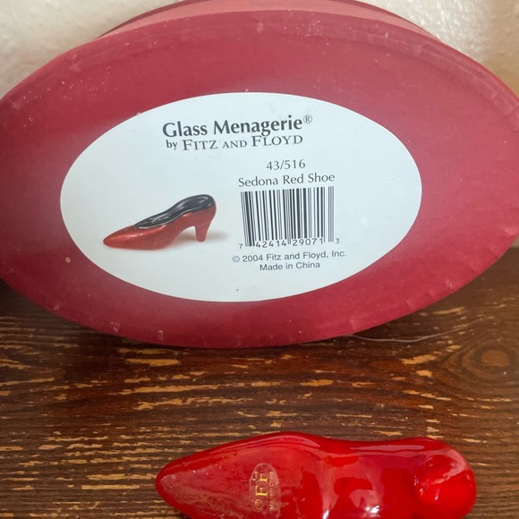 FITZ AND FLOYD glass Menagerie Sedona Red Shoe With Box - Picture 4 of 4